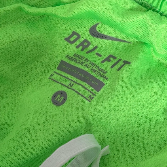 🩷NIKE DRI-FIT TEMPO CLASSIC RUNNING ATHLETIC SHORTS GREEN NEON SIZE MEDIUM - Picture 6 of 6